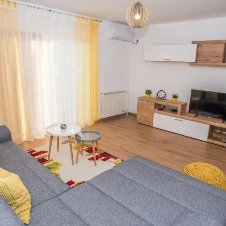 Ivona Apartman *